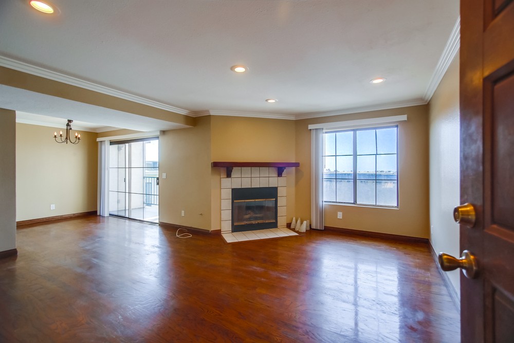 Virtual tour photo 11 of 50 for 4452 Mentone St #302