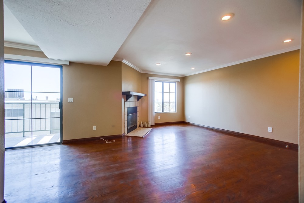 Virtual tour photo 12 of 50 for 4452 Mentone St #302