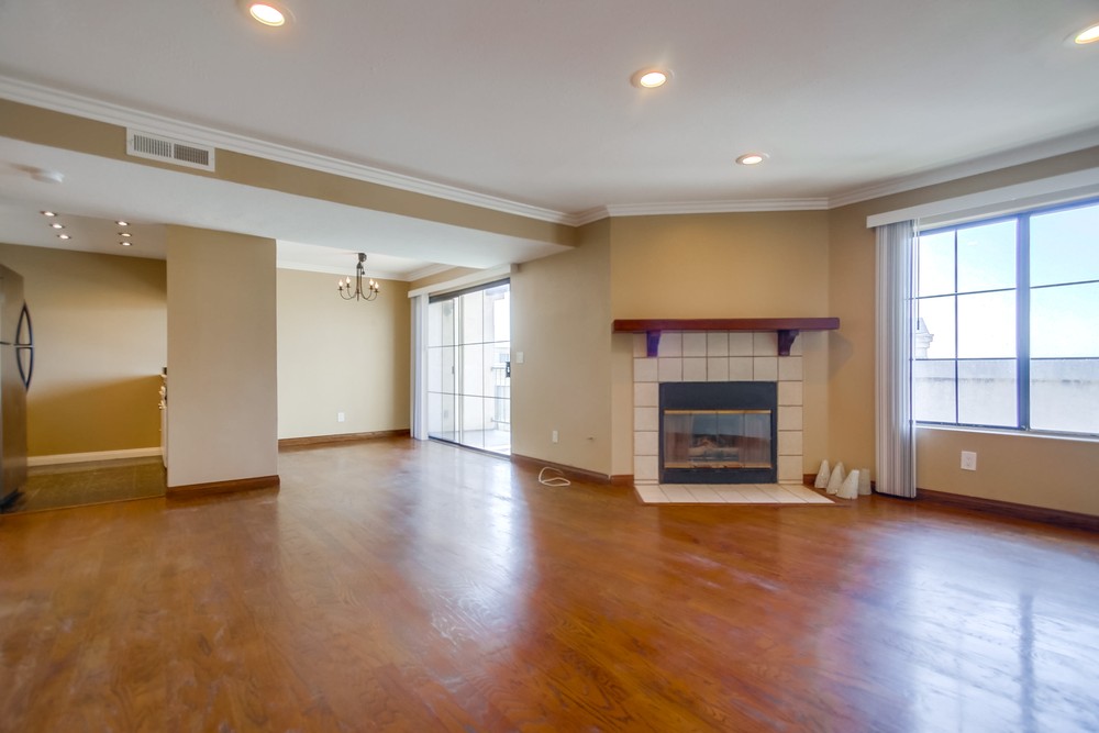 Virtual tour photo 14 of 50 for 4452 Mentone St #302