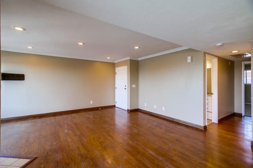 Virtual tour photo 16 of 50 for 4452 Mentone St #302