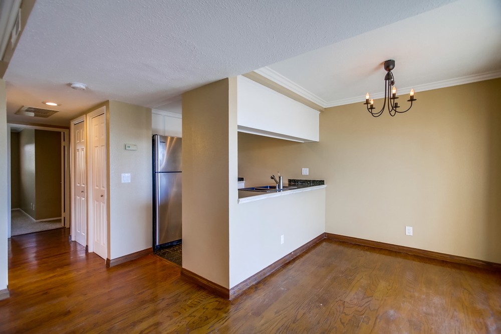 Virtual tour photo 18 of 50 for 4452 Mentone St #302
