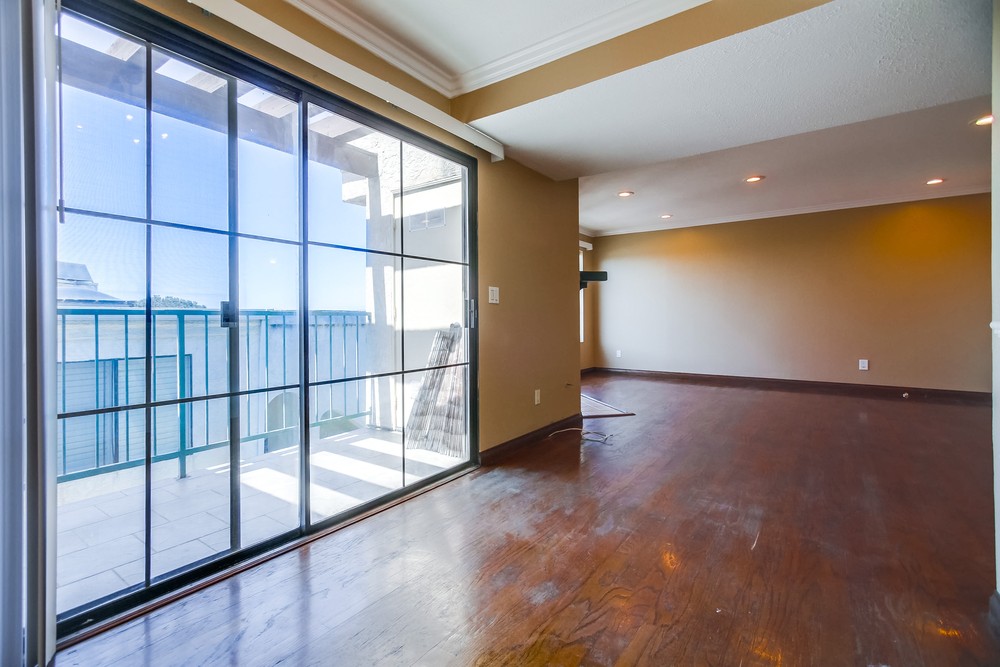 Virtual tour photo 21 of 50 for 4452 Mentone St #302