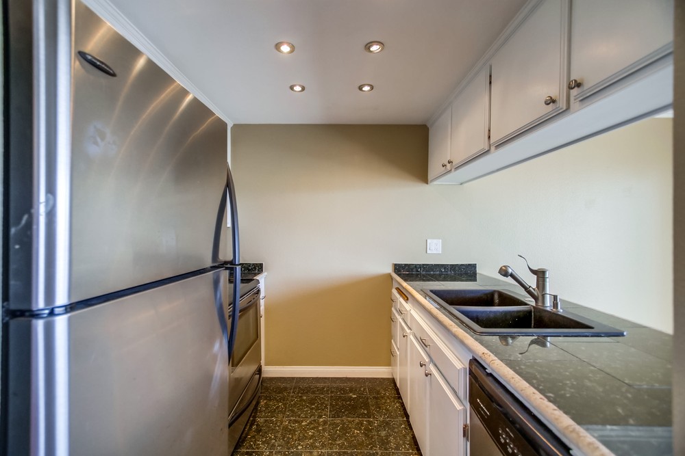 Virtual tour photo 24 of 50 for 4452 Mentone St #302