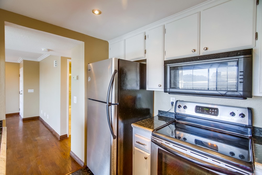 Virtual tour photo 27 of 50 for 4452 Mentone St #302