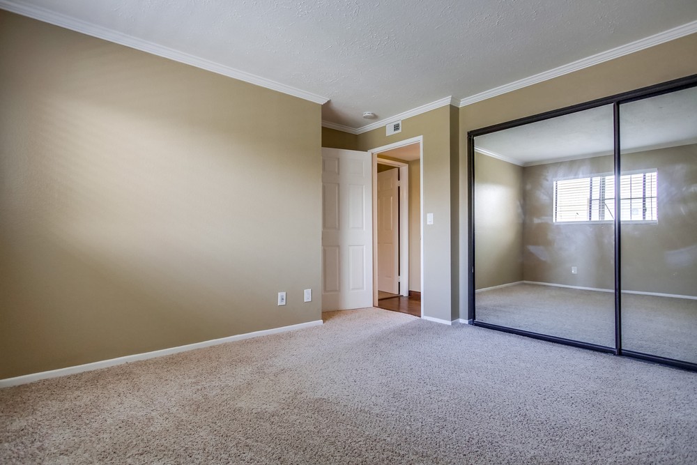 Virtual tour photo 35 of 50 for 4452 Mentone St #302