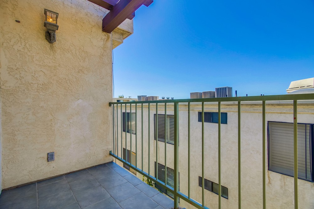 Virtual tour photo 41 of 50 for 4452 Mentone St #302
