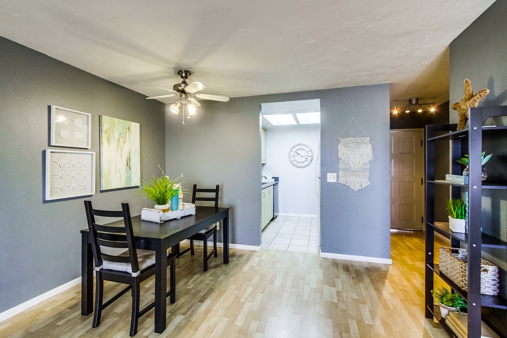 Virtual tour photo 13 of 31 for 4452 Mentone St #305
