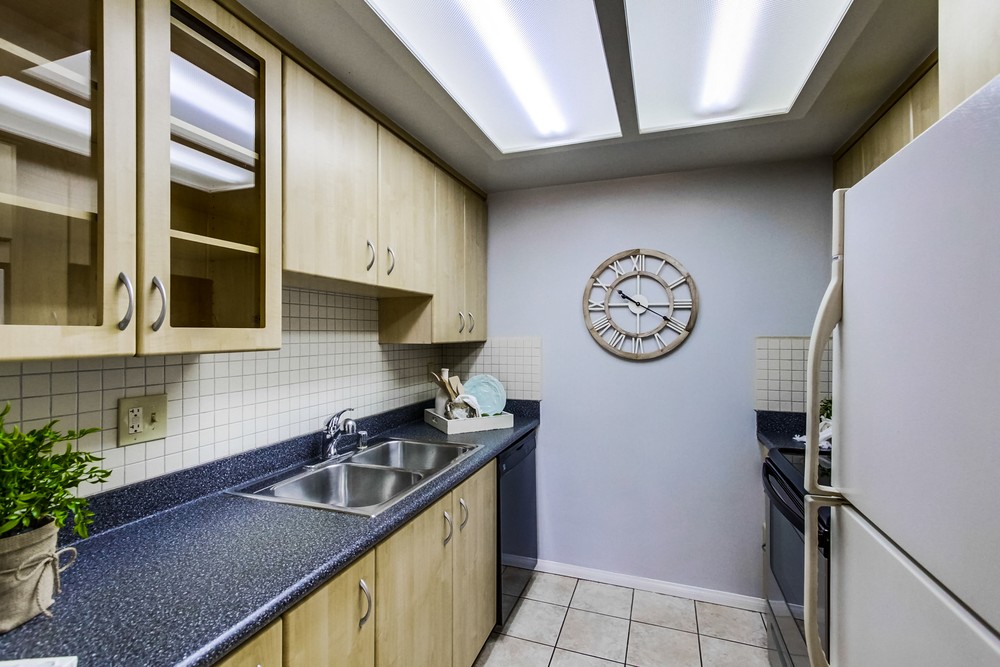 Virtual tour photo 14 of 31 for 4452 Mentone St #305