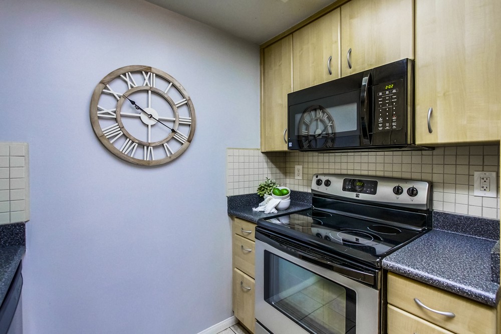 Virtual tour photo 16 of 31 for 4452 Mentone St #305