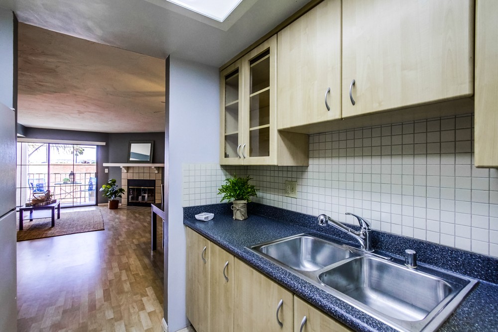 Virtual tour photo 17 of 31 for 4452 Mentone St #305