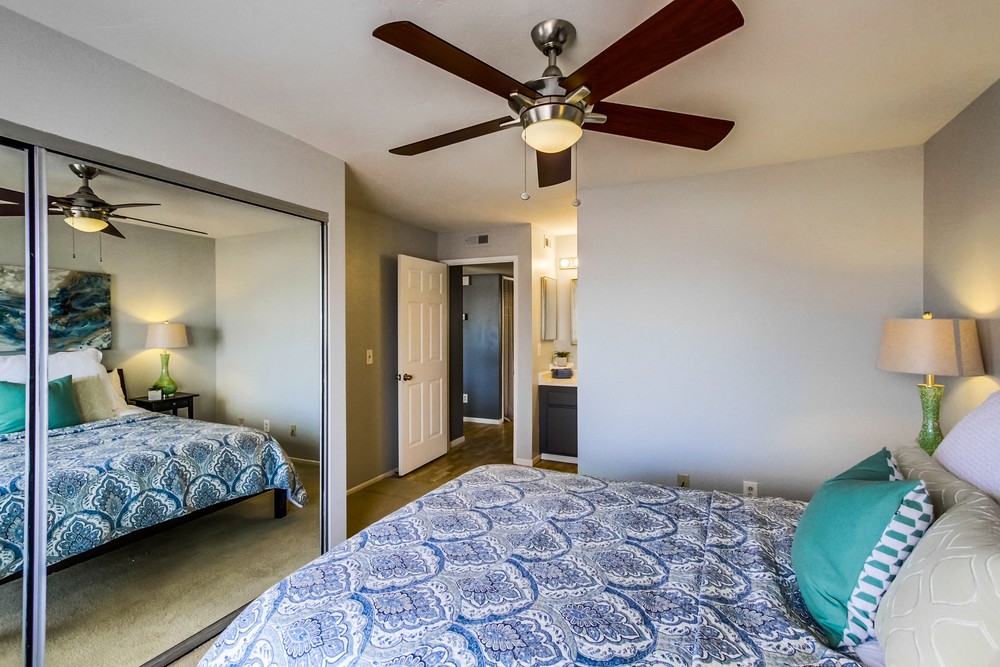 Virtual tour photo 21 of 31 for 4452 Mentone St #305