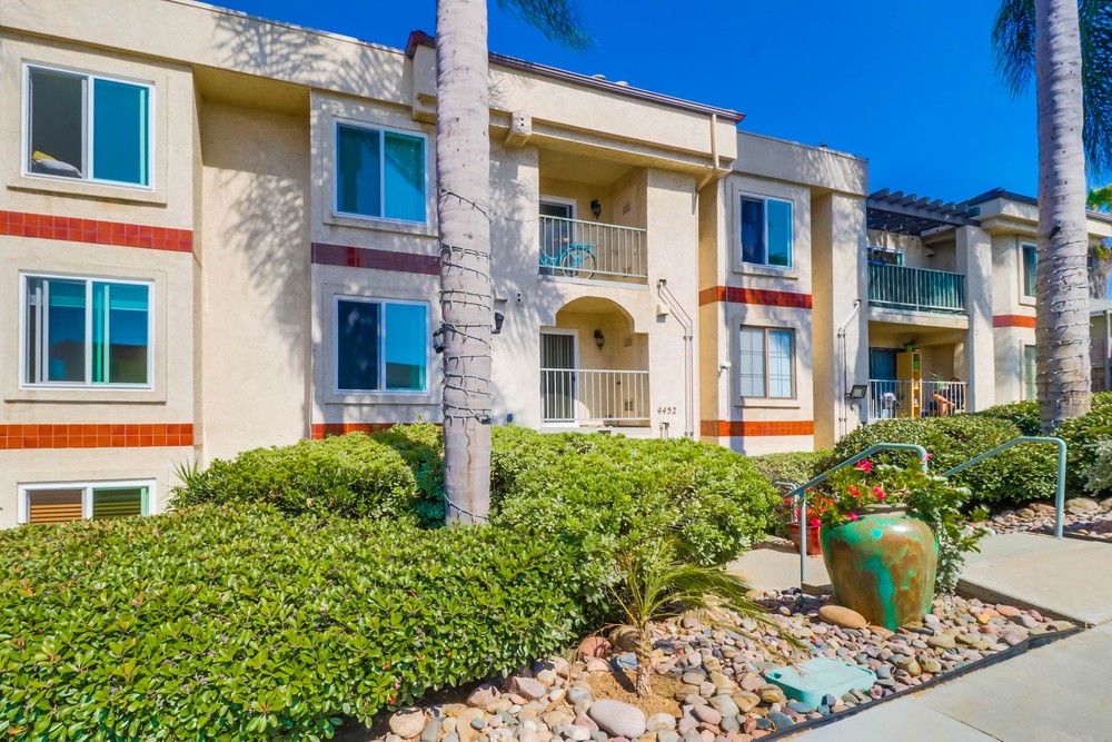 Virtual tour photo 3 of 30 for 4452 Mentone St UNIT 202