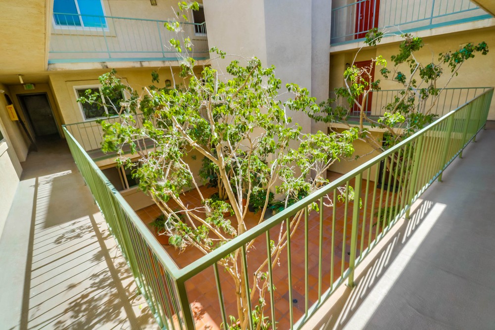 Virtual tour photo 5 of 30 for 4452 Mentone St UNIT 202