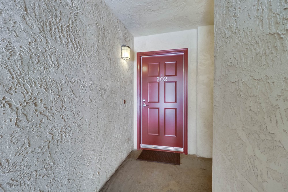 Virtual tour photo 6 of 30 for 4452 Mentone St UNIT 202