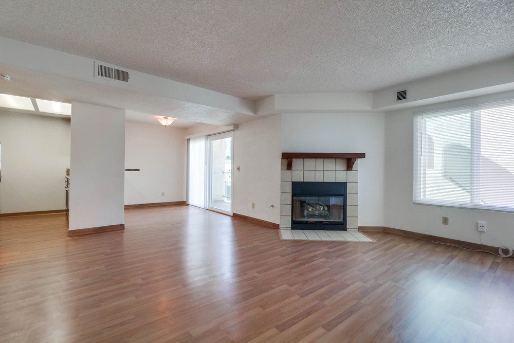Virtual tour photo 7 of 30 for 4452 Mentone St UNIT 202