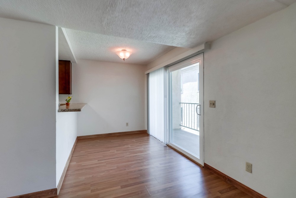 Virtual tour photo 10 of 30 for 4452 Mentone St UNIT 202