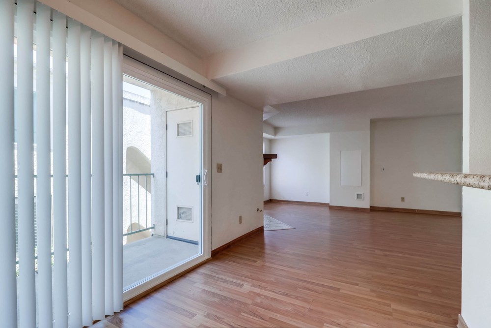 Virtual tour photo 14 of 30 for 4452 Mentone St UNIT 202