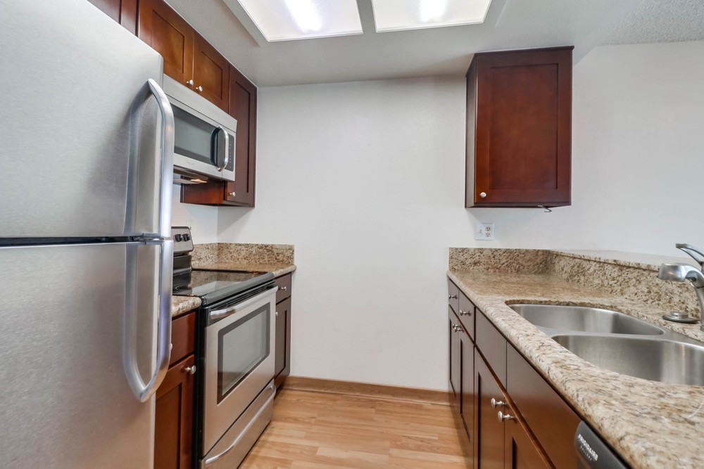 Virtual tour photo 16 of 30 for 4452 Mentone St UNIT 202