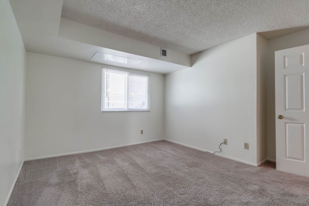 Virtual tour photo 20 of 30 for 4452 Mentone St UNIT 202
