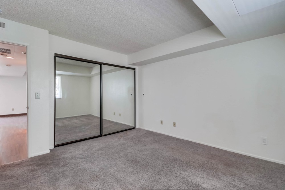 Virtual tour photo 22 of 30 for 4452 Mentone St UNIT 202