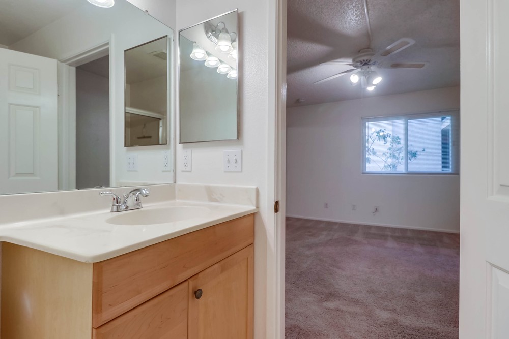 Virtual tour photo 27 of 30 for 4452 Mentone St UNIT 202