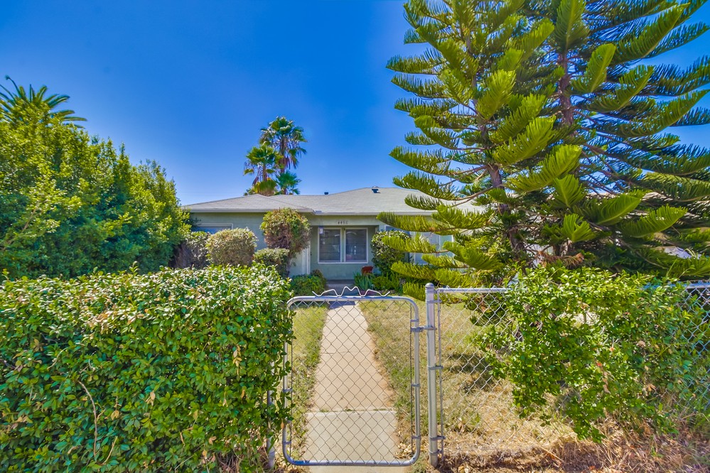 Virtual tour photo 4 of 40 for 4454 4456 Estrella Avenue