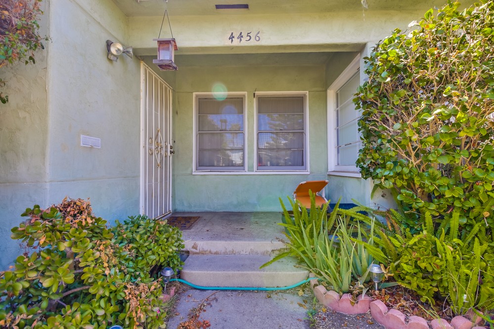 Virtual tour photo 7 of 40 for 4454 4456 Estrella Avenue