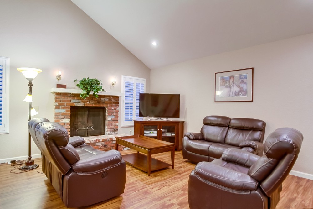 Virtual tour photo 10 of 54 for 4455 Caminito Ocio