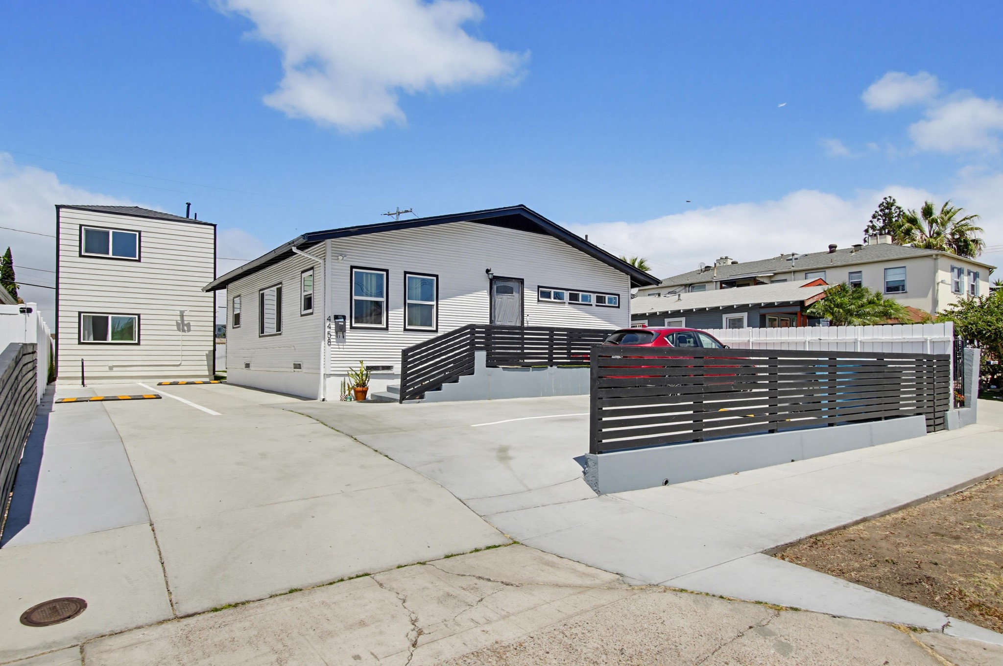 Virtual tour photo 1 of 31 for 4458 32nd St