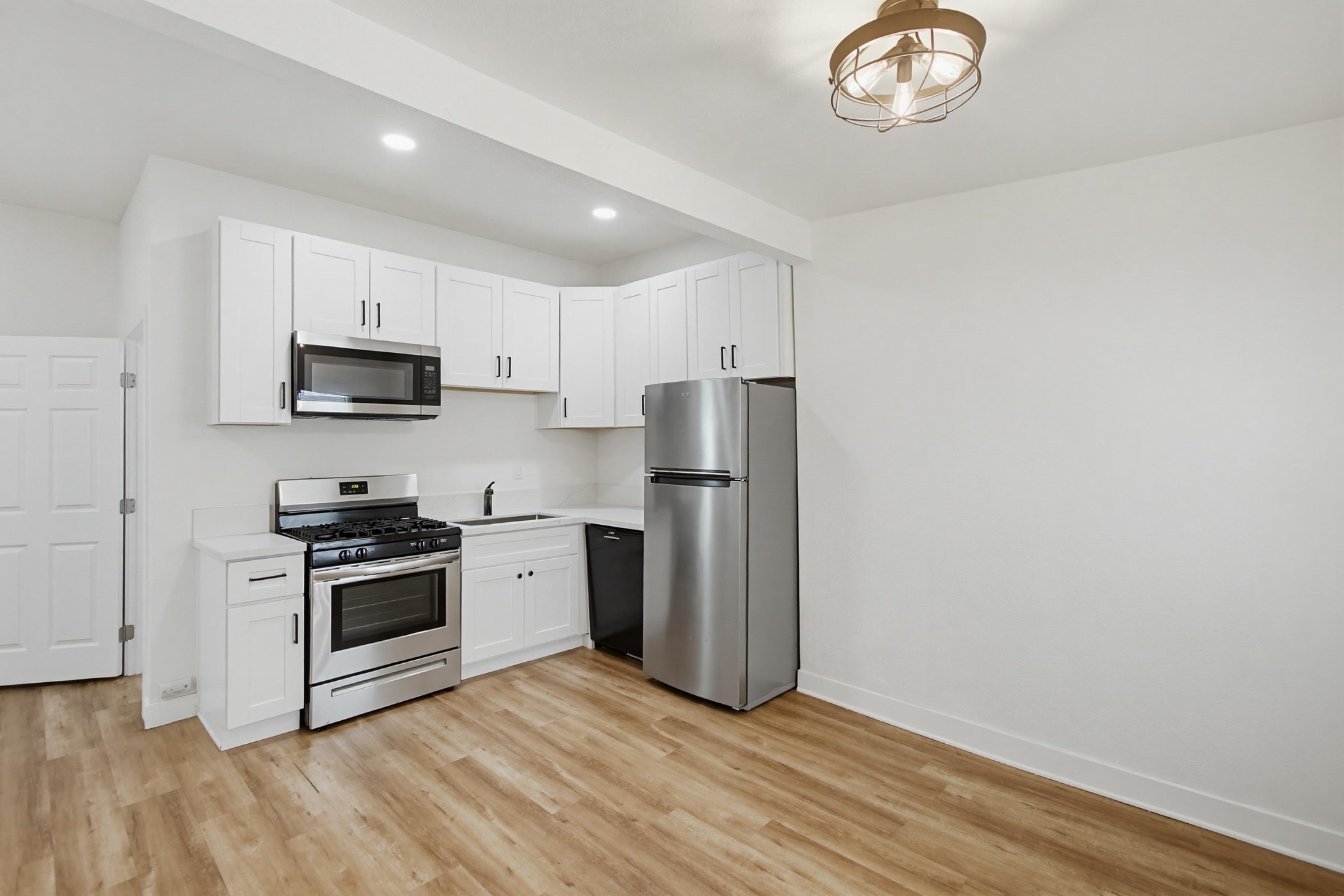 Virtual tour photo 6 of 31 for 4458 32nd St