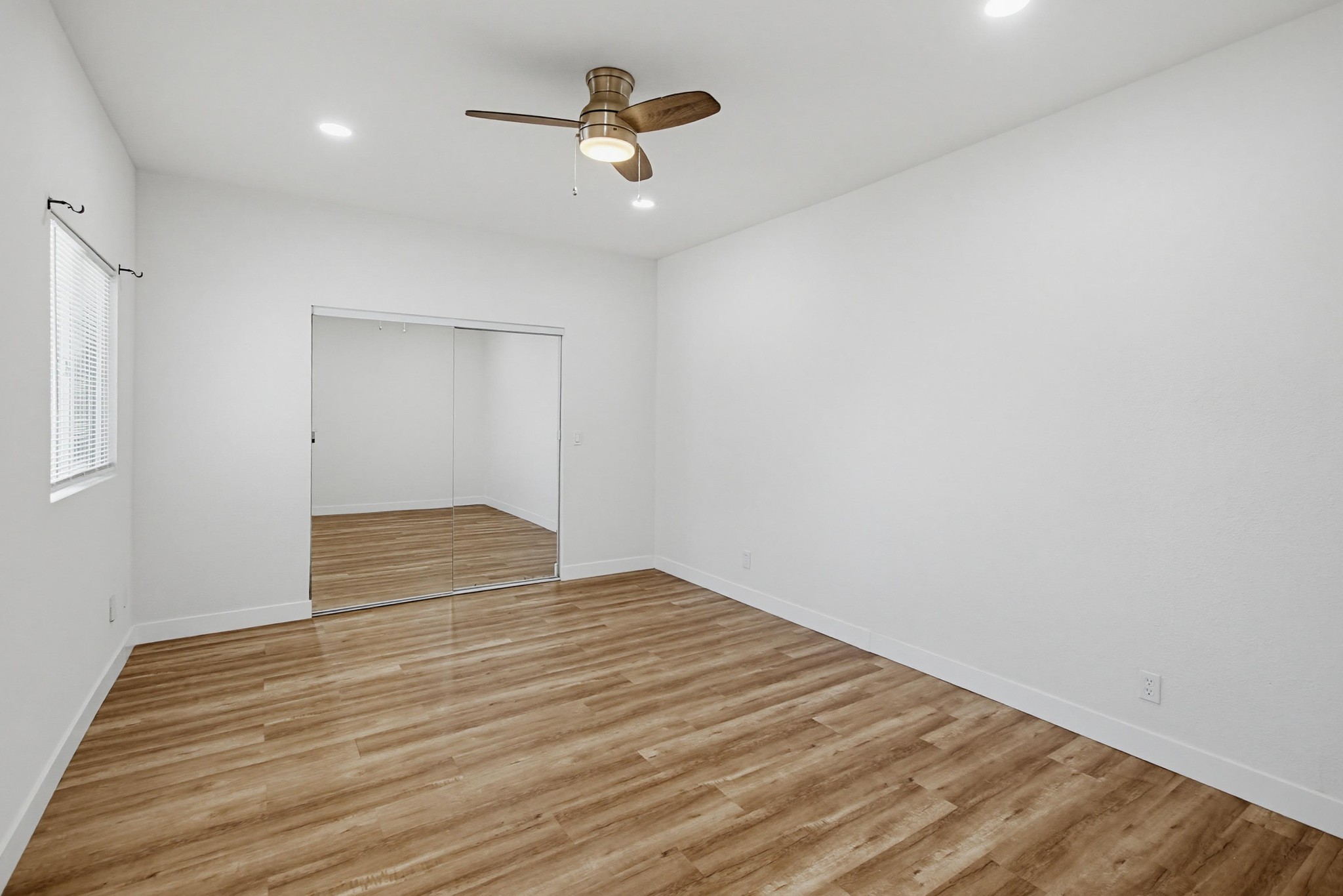Virtual tour photo 21 of 31 for 4458 32nd St