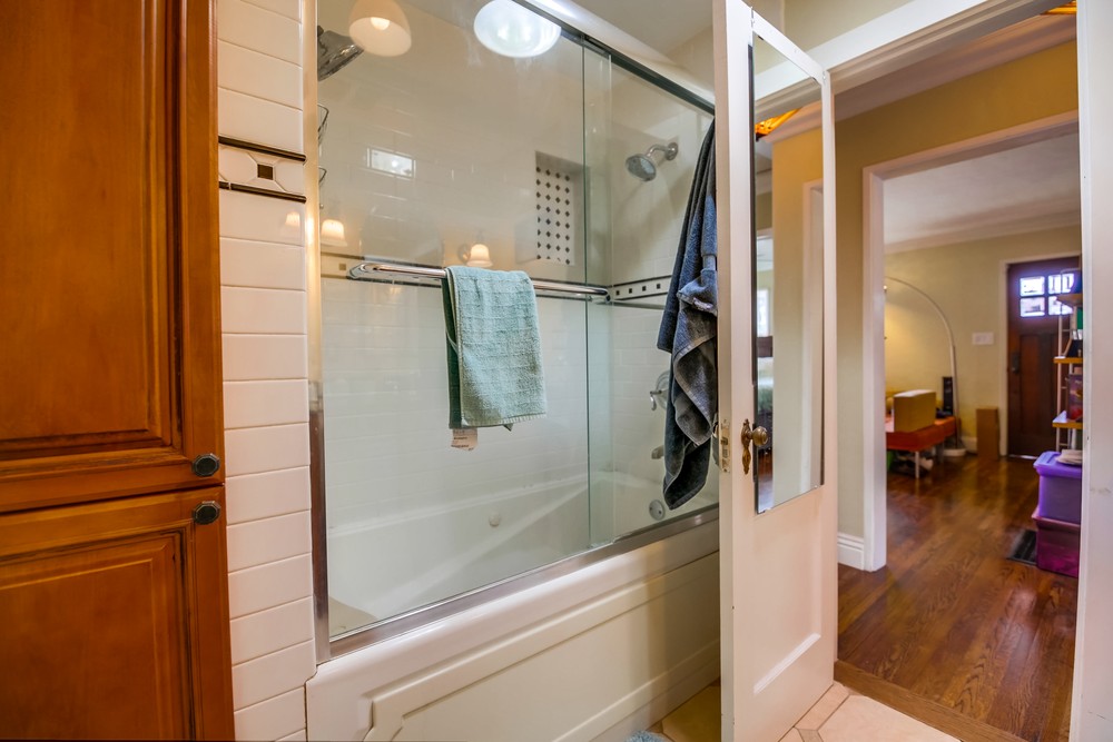 Virtual tour photo 18 of 45 for 4462 Arch St