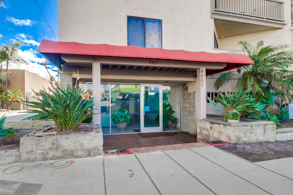 Virtual tour photo 4 of 58 for 4465 Ocean Blvd
