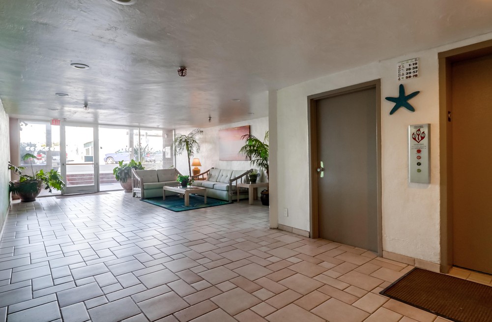 Virtual tour photo 5 of 58 for 4465 Ocean Blvd