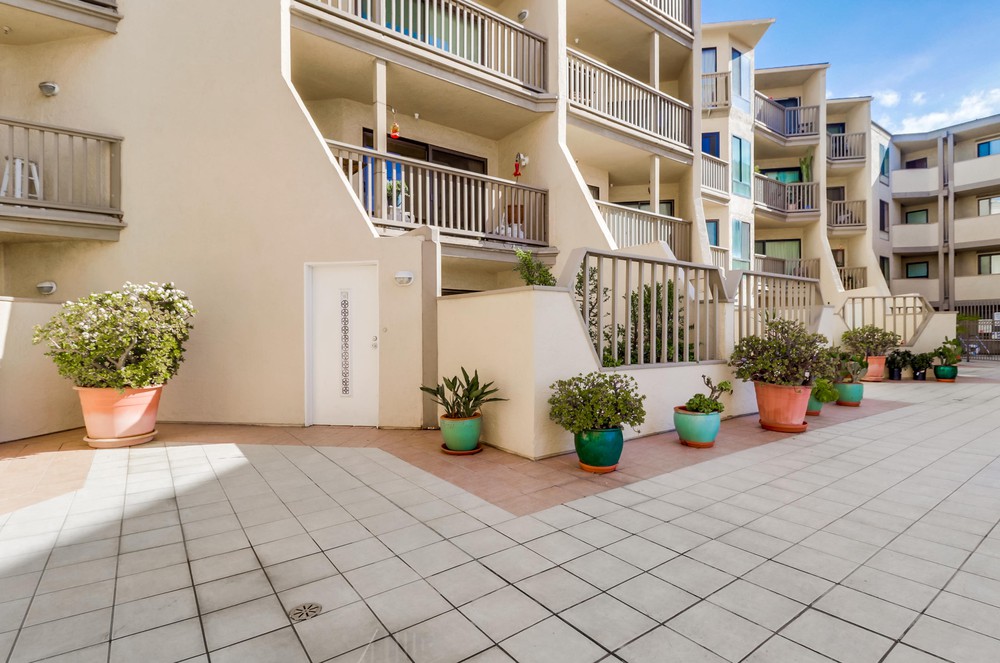 Virtual tour photo 6 of 58 for 4465 Ocean Blvd