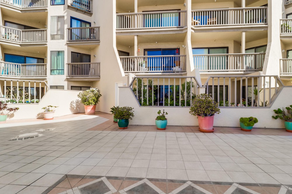 Virtual tour photo 7 of 58 for 4465 Ocean Blvd