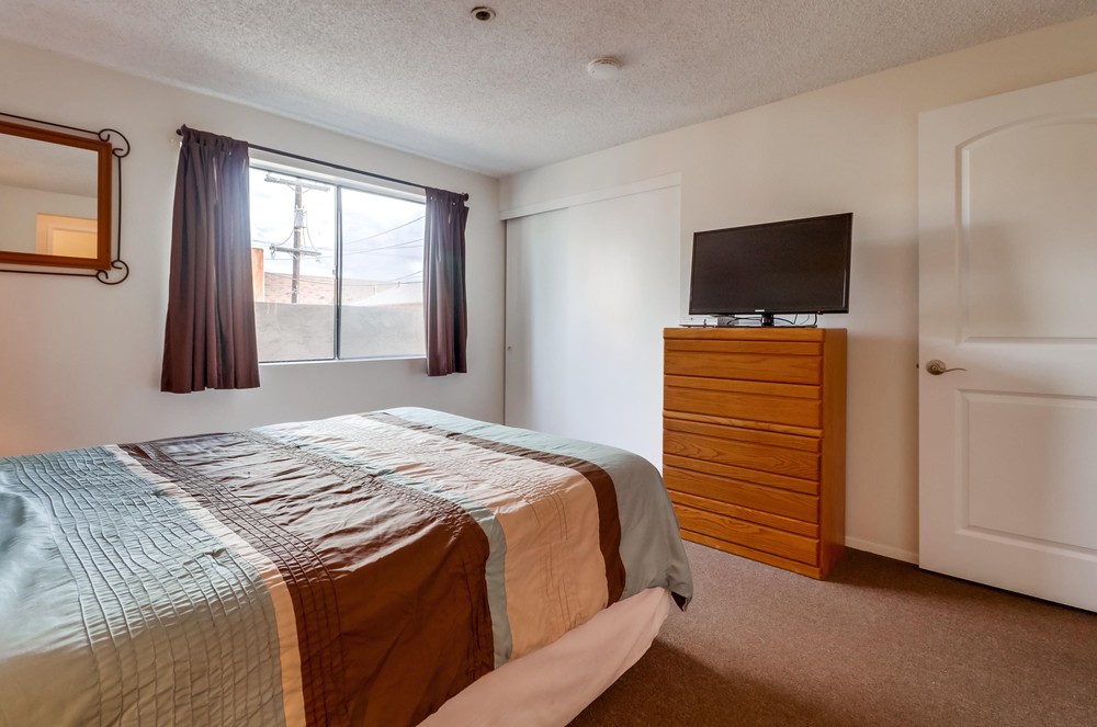 Virtual tour photo 35 of 58 for 4465 Ocean Blvd