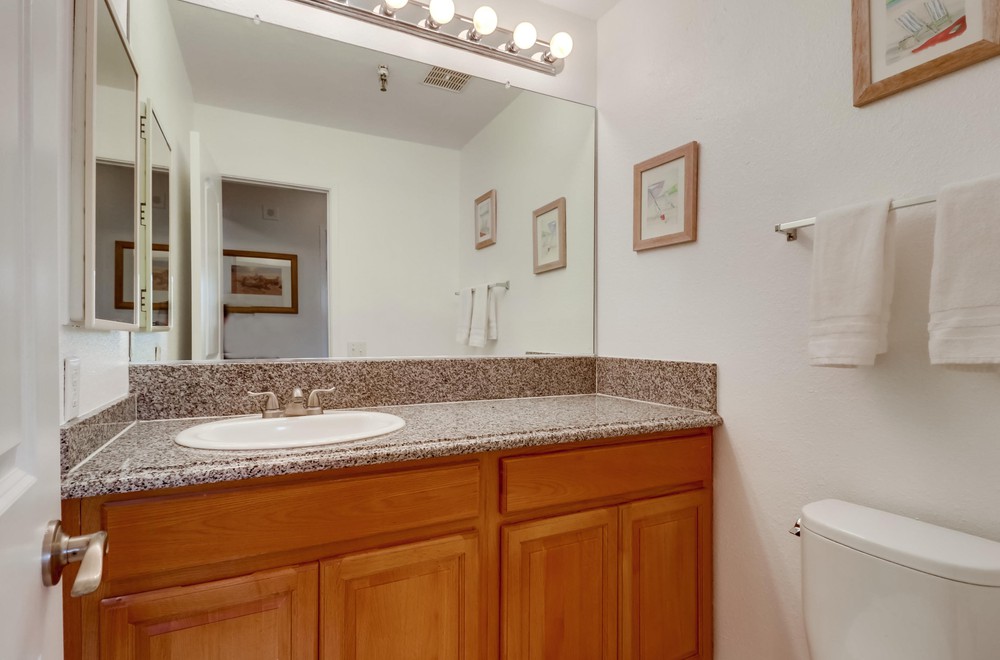 Virtual tour photo 38 of 58 for 4465 Ocean Blvd