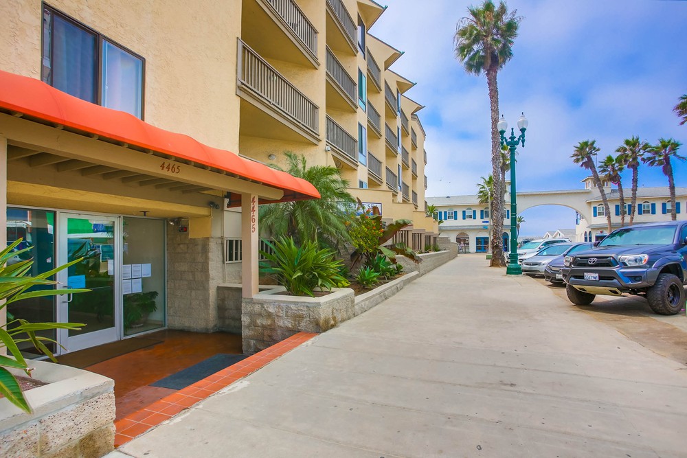 Virtual tour photo 1 of 45 for 4465 Ocean Blvd #52