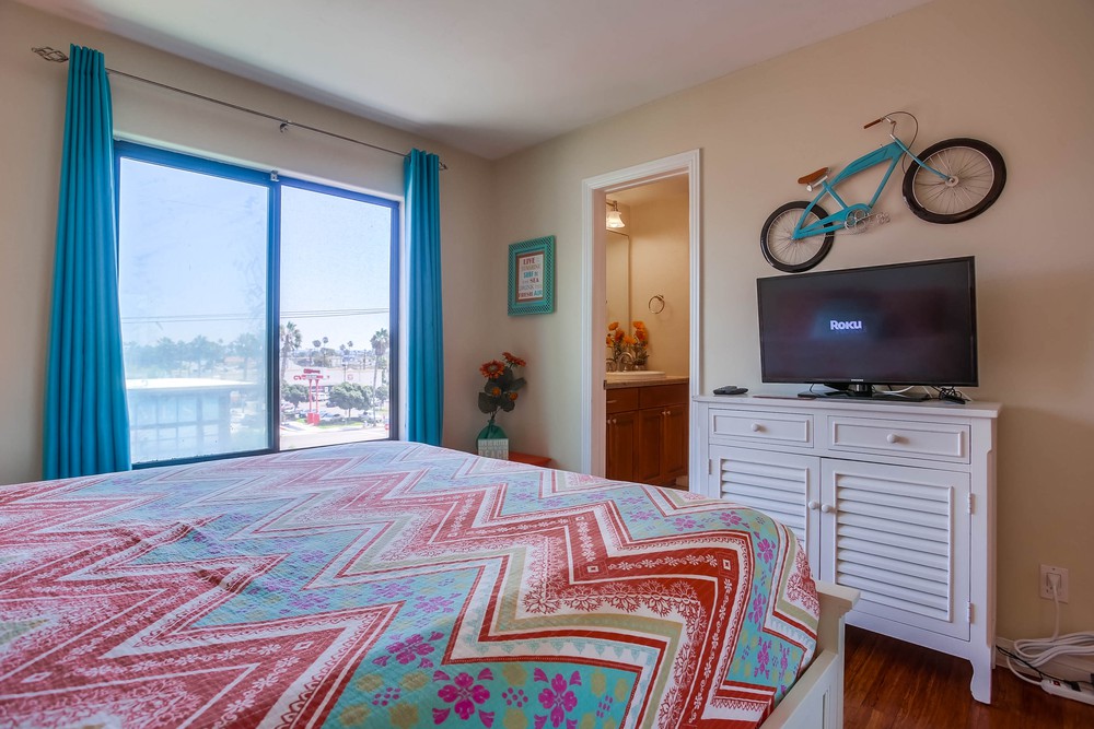 Virtual tour photo 17 of 45 for 4465 Ocean Blvd #52