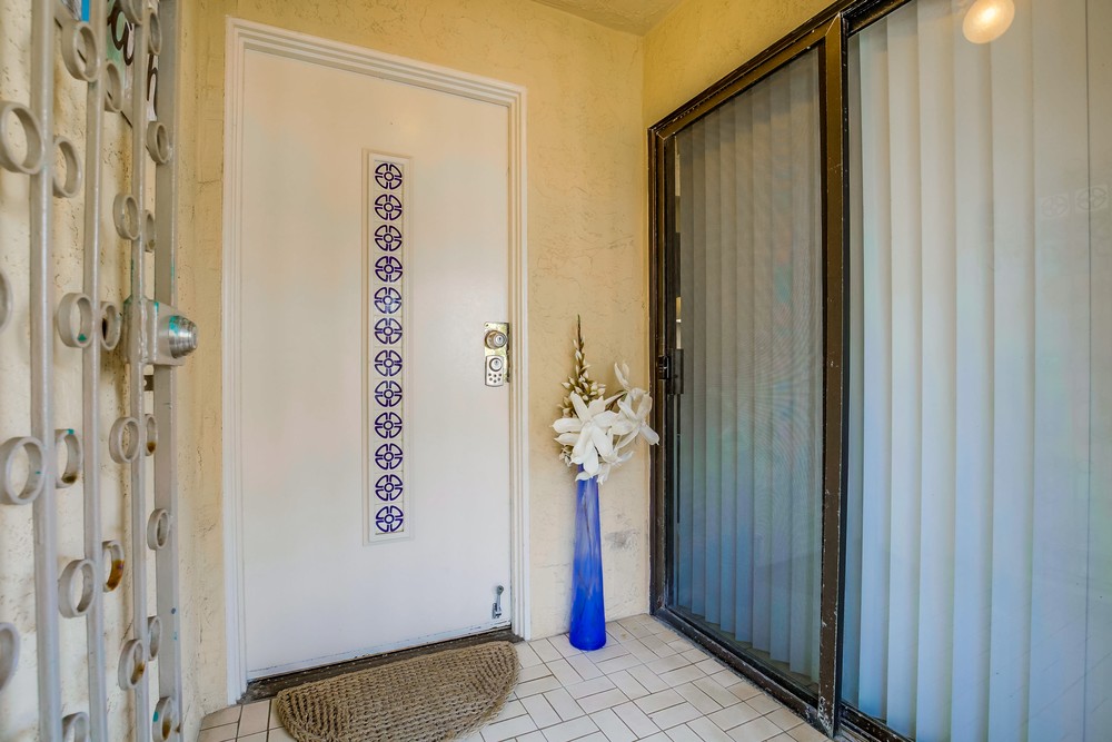 Virtual tour photo 4 of 40 for 4465 Ocean Blvd #56