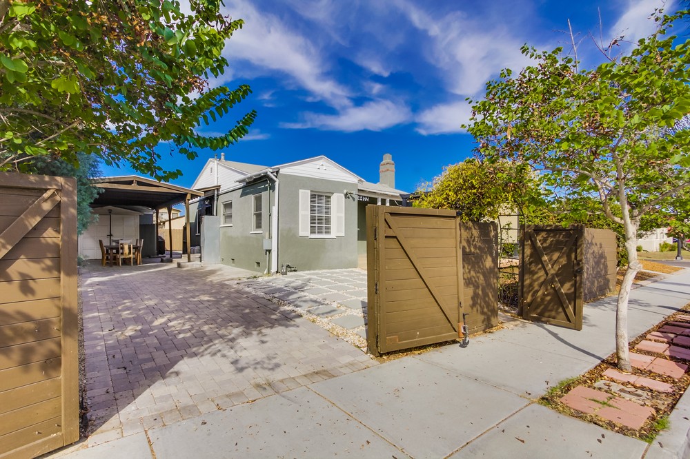 Virtual tour photo 3 of 61 for 4472 Altadena Avenue