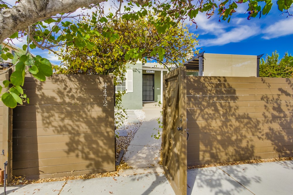 Virtual tour photo 4 of 61 for 4472 Altadena Avenue