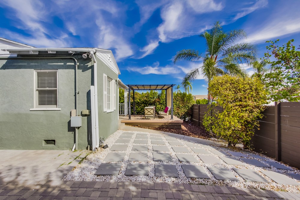 Virtual tour photo 8 of 61 for 4472 Altadena Avenue
