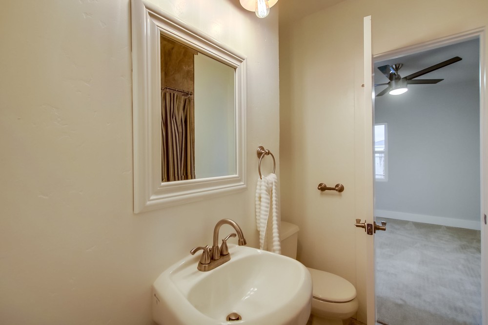 Virtual tour photo 40 of 65 for 4473 Wilson Ave