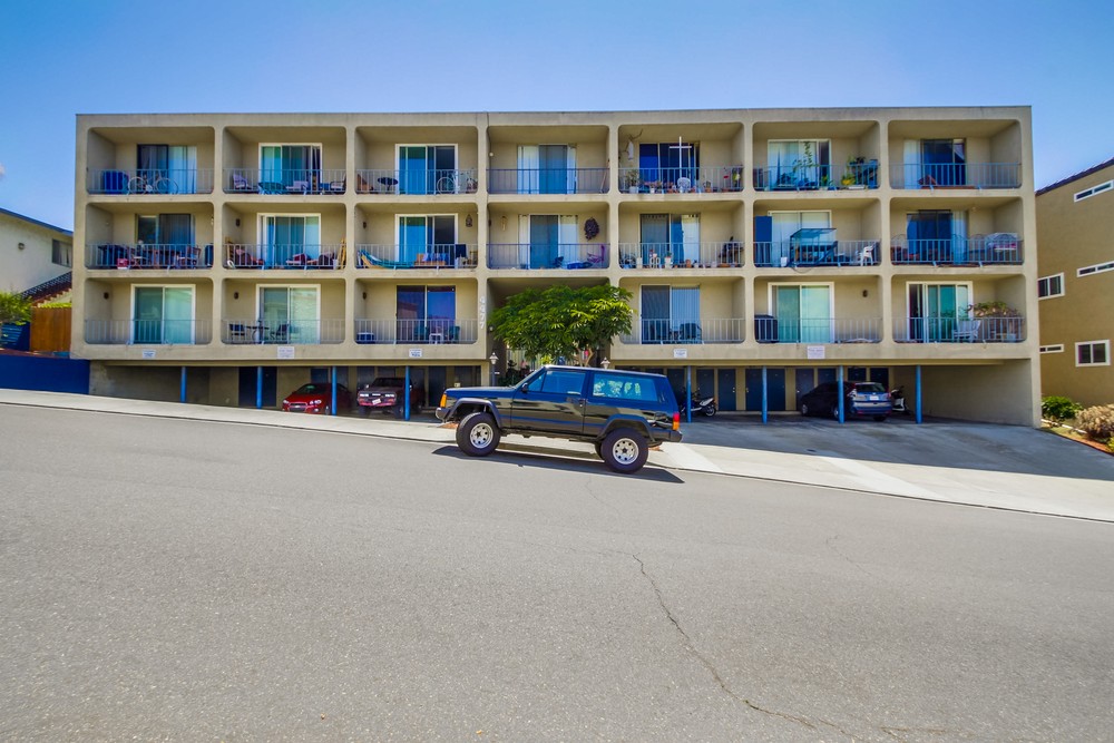 Virtual tour photo 1 of 33 for 4477 Mentone St #107