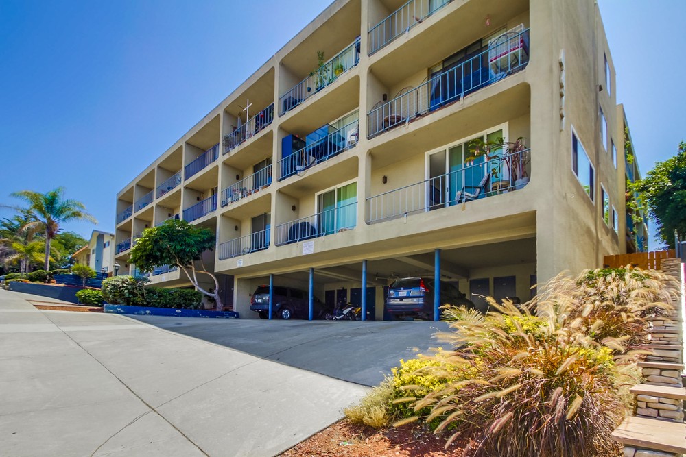 Virtual tour photo 3 of 33 for 4477 Mentone St #107