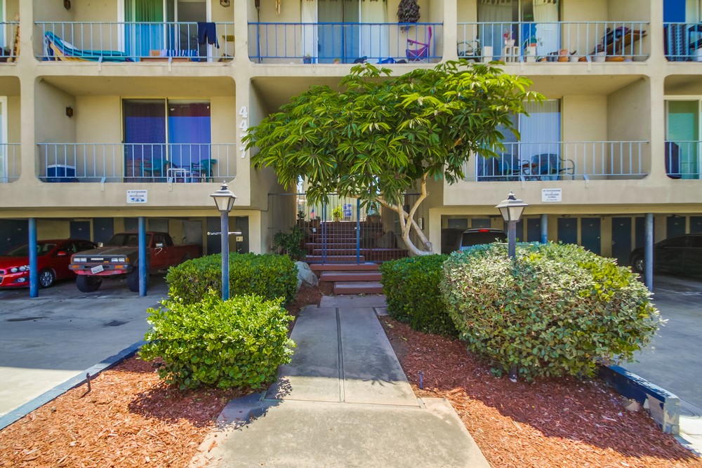 Virtual tour photo 5 of 33 for 4477 Mentone St #107