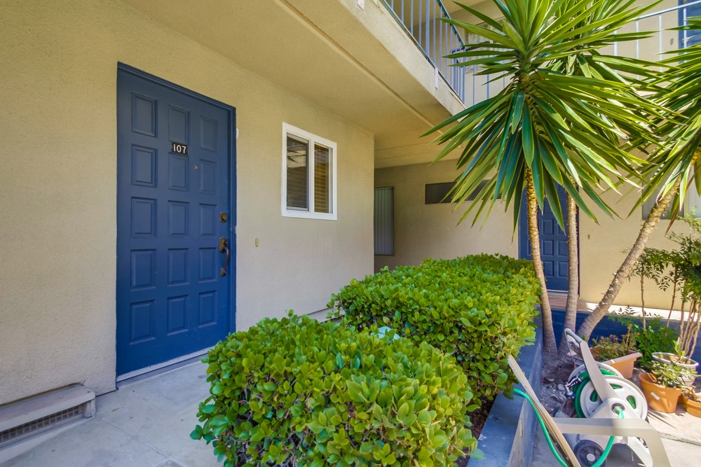 Virtual tour photo 7 of 33 for 4477 Mentone St #107