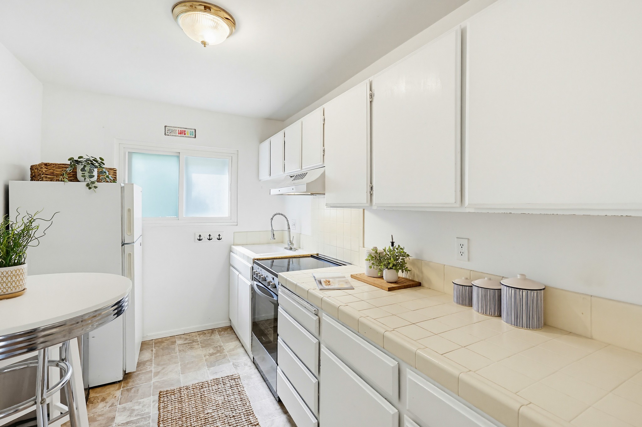 Virtual tour photo 22 of 54 for 4477 Mentone St UNIT 105